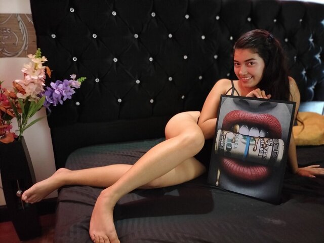 SAMANTHA BITCH